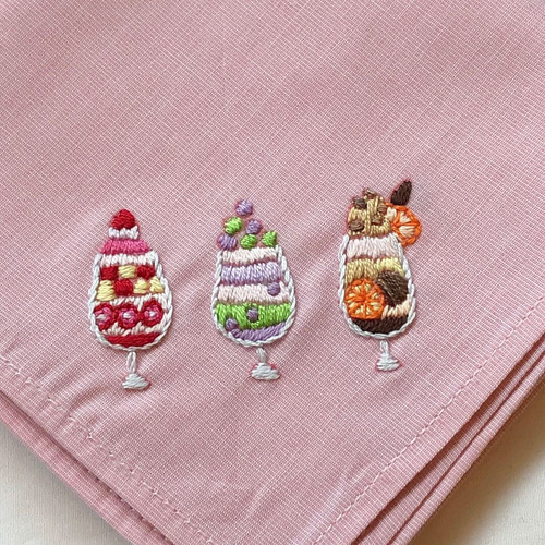 9/3迄即決価格 新品未使用フルーツ花柄刺繍ハンカチ3枚とペンケースセット ハンカチ 日本製 ガーゼ 安心 和柄 着物柄 タオルチーフ 8枚まで