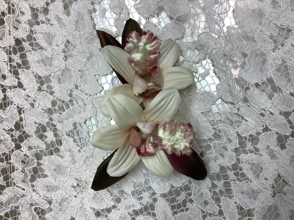 布花　蘭のコサージュ 3枚目の画像
