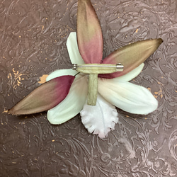 布花　蘭のブローチ 4枚目の画像