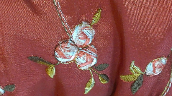薔薇の刺繍　がま口バッグ 5枚目の画像