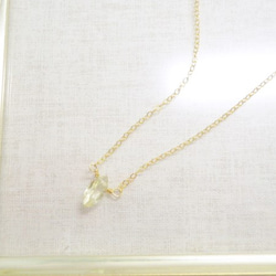 宝石質レモンクォーツマーキスカットのネックレス 1枚目の画像