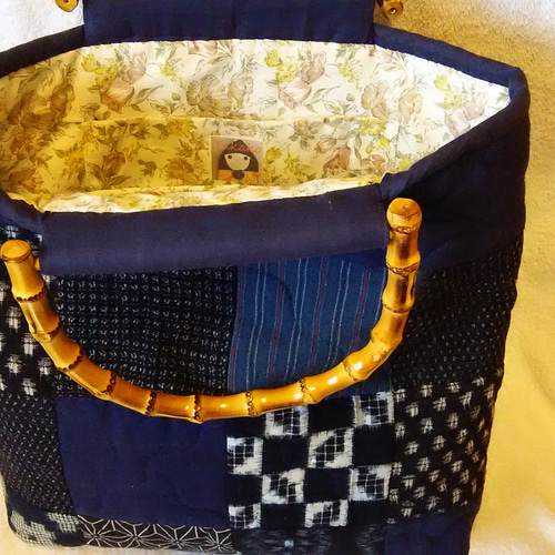 藍染、絣パッチワーク 竹ハンドル バッグ トートバッグ すみれ工房