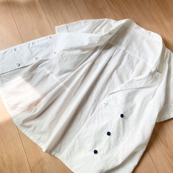 ゆったりとしたダブルのオーバーシャツ( コットン  オフホワイト ) 10枚目の画像