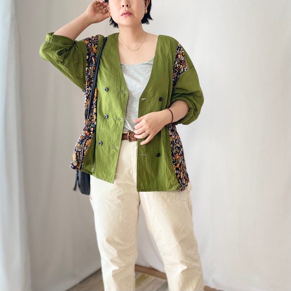 《一点物》ペイズリー×グリーン組み合わせ　エスニックな夏のシャツジャケット　ダブルブレストゆったりサイズ 5枚目の画像