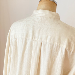 《一点物》ナチュラルな七分袖デザインブラウス　ホワイトベージュ　花柄模様 13枚目の画像