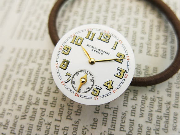 時計の文字盤のヘアゴム（針あり） 1枚目の画像