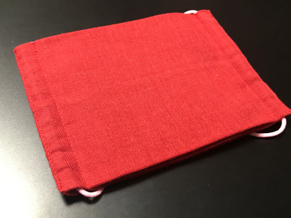 【送料無料】赤い6重ガーゼマスク・平面タイプ・ダブルガーゼ使用 1枚目の画像