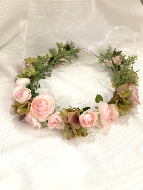 【完成品】花冠 モーヴピンクのミニバラとラナンキュラス ボリュームタイプ 1枚目の画像