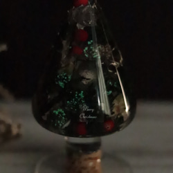 【受注製作・creema限定】「ガラスに閉じ込めて」グリーンツリー～ほんのり光る蓄光玉入り～クリスマス・誕生日・お祝い 5枚目の画像