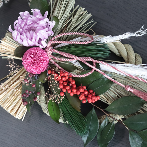 ⚠️専用品⚠️ 自然素材 のみ 大輪 芍薬 しめ飾り 凛 お正月飾り しめ縄 縁起物 ☘️即売品☘️ 自然素材 のみ 芍薬 南天 しめ飾り お正月飾り