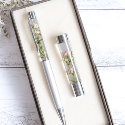 固まるハーバリウム印鑑（シャチハタ・シルバー&リトルローズ）無料