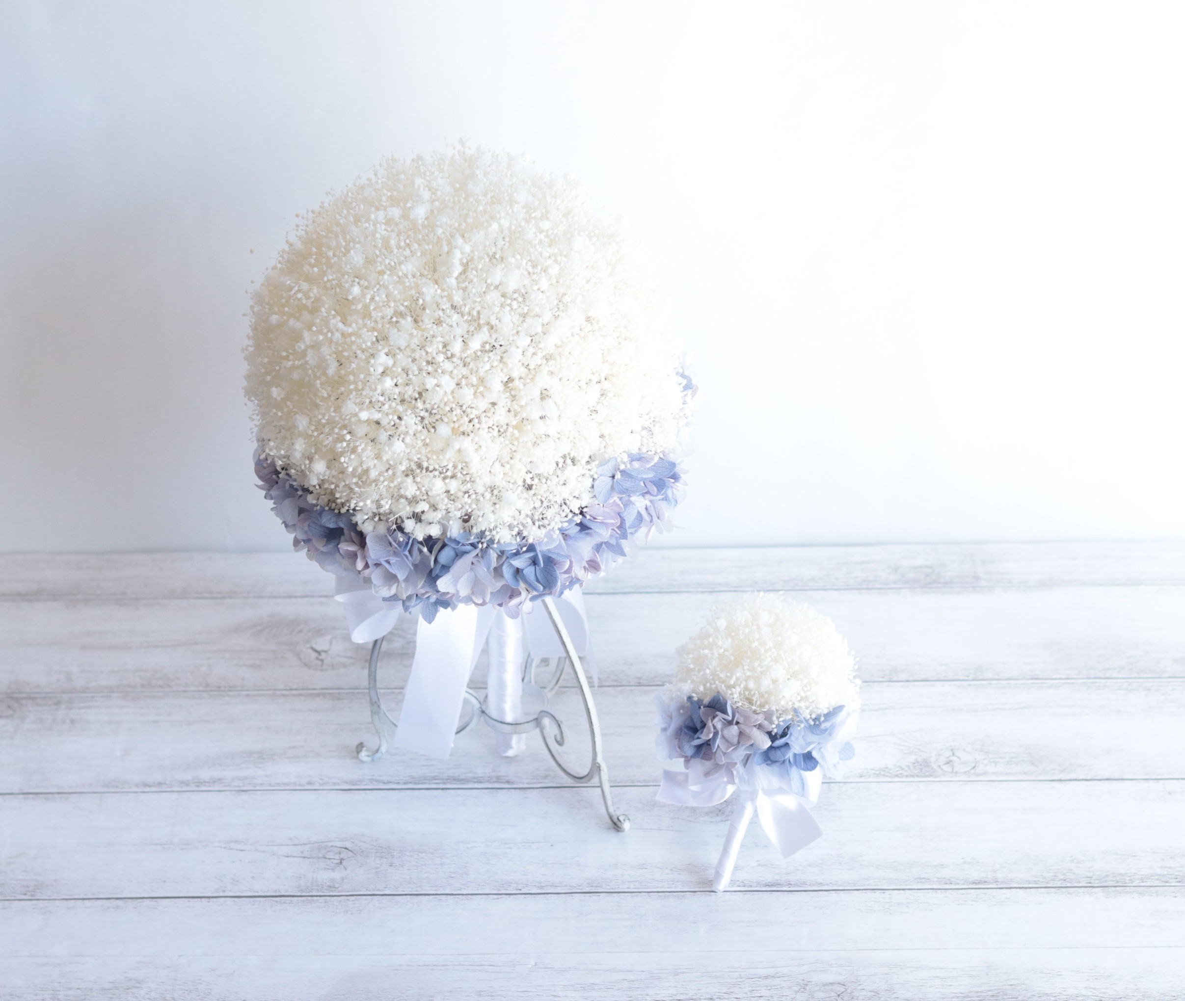 【Ｍサイズ】カスミソウ×アジサイのラウンドブーケ&ブートニア2点セット＊プリザーブドフラワー＊カラーオーダーＯＫ！