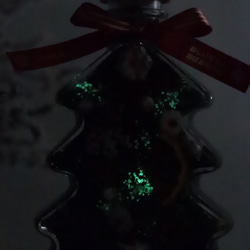 【名入れ&選べるメッセージリボン】蓄光ガラス玉入りクリスマスツリー＊ハーバリウム 8枚目の画像