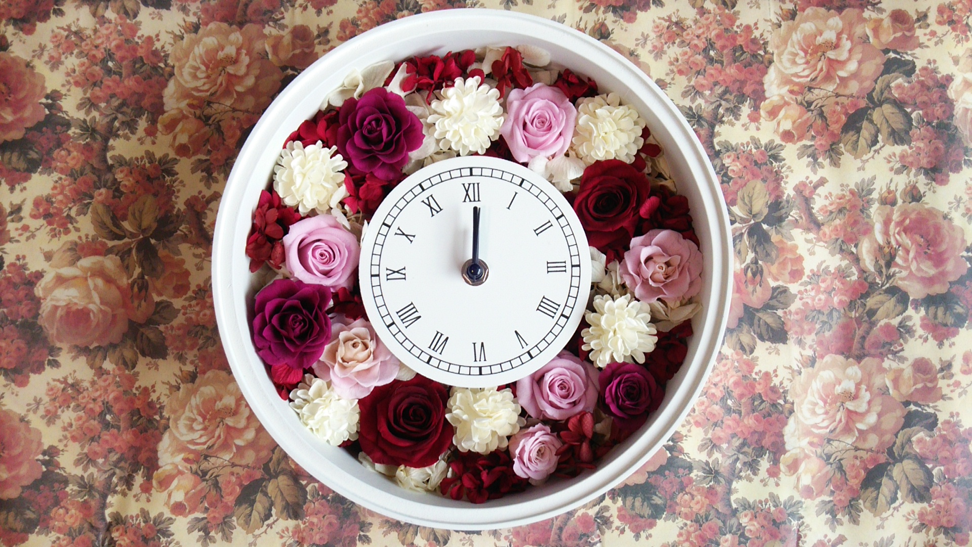 無料ラッピング付＊ボルドー×ピンクお花畑＊丸型花時計＊プリザーブド＊結婚・誕生日・還暦・母の日＊数量限定ピンク台変更ＯＫ 13,800円