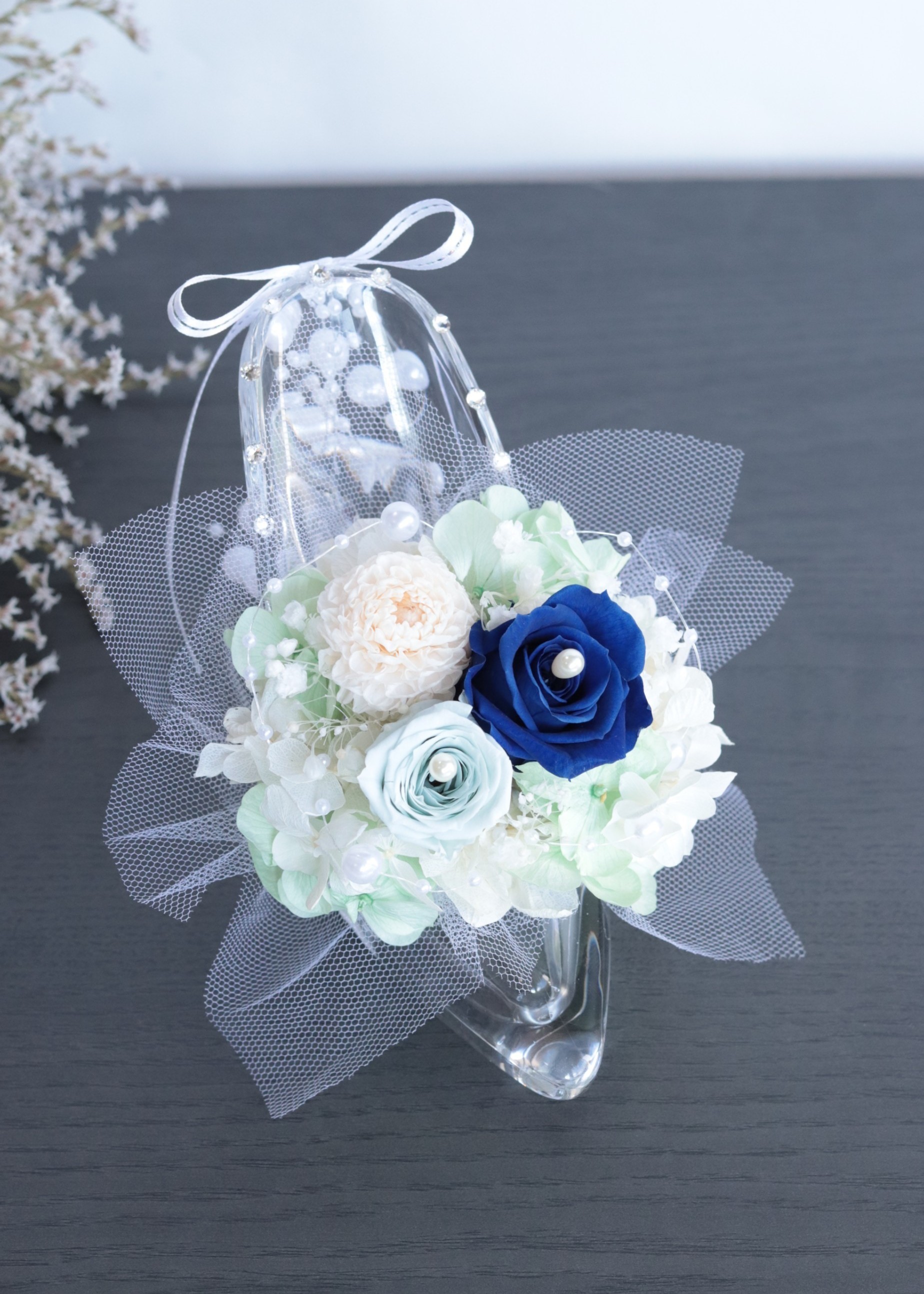 ガラスの靴のリングピロー＊プリザーブドフラワー＊スワロフスキーとパールを散りばめて＊アクリル製
