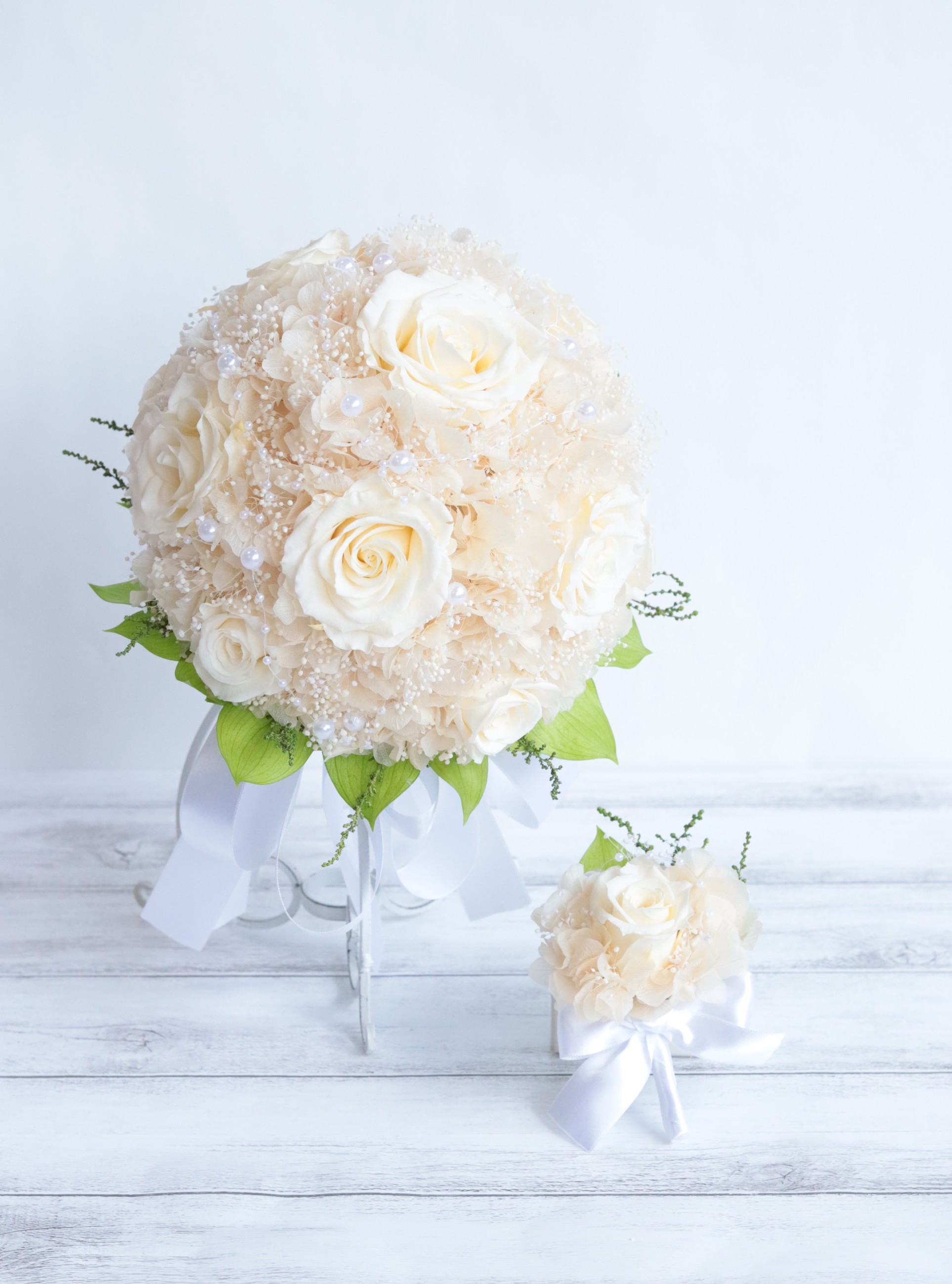 カラーオーダーＯＫ！大輪の薔薇とパールのラウンドブーケ＊約20㎝＊全てプリザーブドフラワー