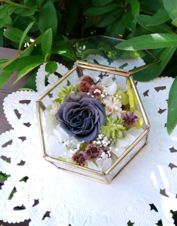 エスニックカラーのリングピロー＊六角形アンティークガラス＊プリザーブドフラワー＊カラーオーダーもＯＫ