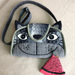 ハロウィン猫ちゃんショルダーバッグ　(うちの子シリーズ)  ハロウィンカラーの三角帽子付き 3枚目の画像