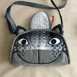 ハロウィン猫ちゃんショルダーバッグ　(うちの子シリーズ)  ハロウィンカラーの三角帽子付き 6枚目の画像