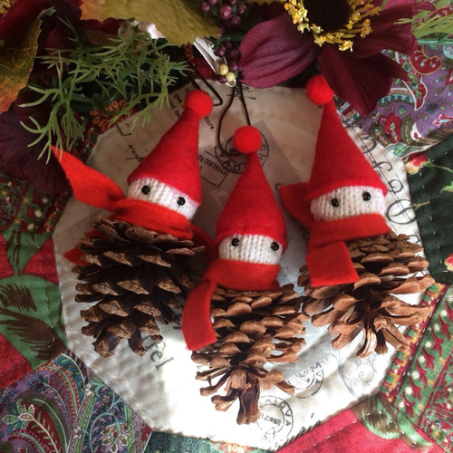 松ぼっくりのスノーマンのオーナメント三兄弟 その他人形 plus-one