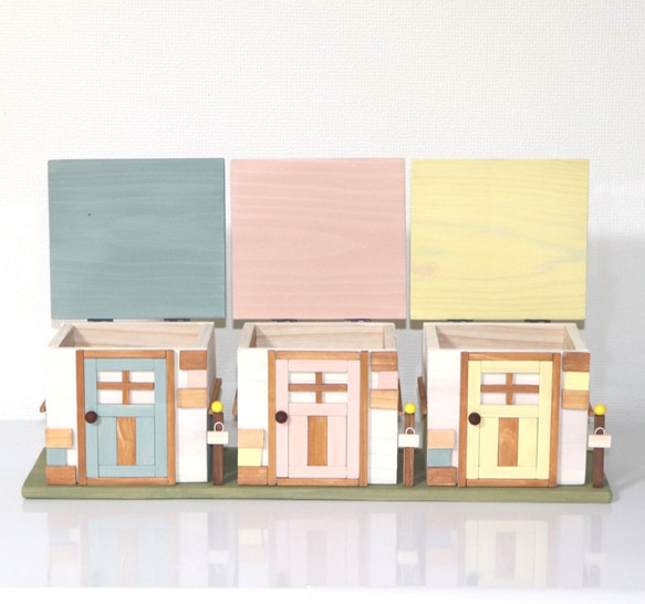 マスクケース　3件並んだかわいいお家（ピスタチオ＆ピンク＆イエロー） 3枚目の画像