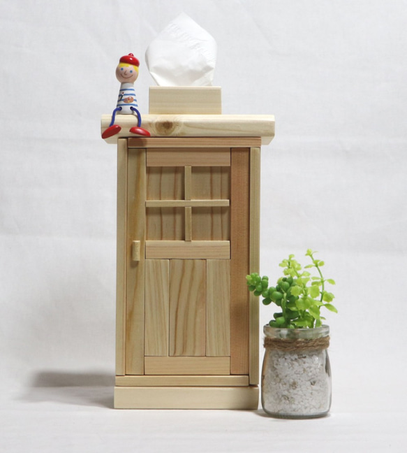 かわいい扉の木製ティッシュケース（ナチュラル） 1枚目の画像