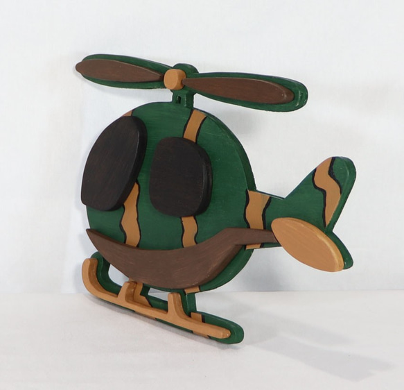 かわいいヘリコプター（迷彩）　木製壁飾り 2枚目の画像