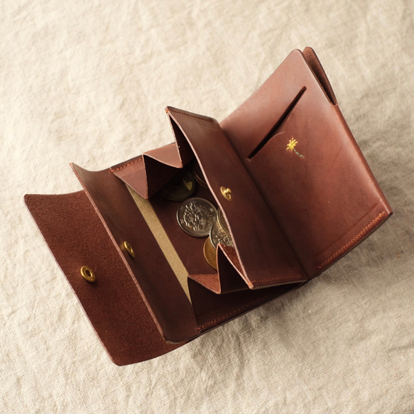 小さな財布 カモの刺繍 ブラウン 4枚目の画像