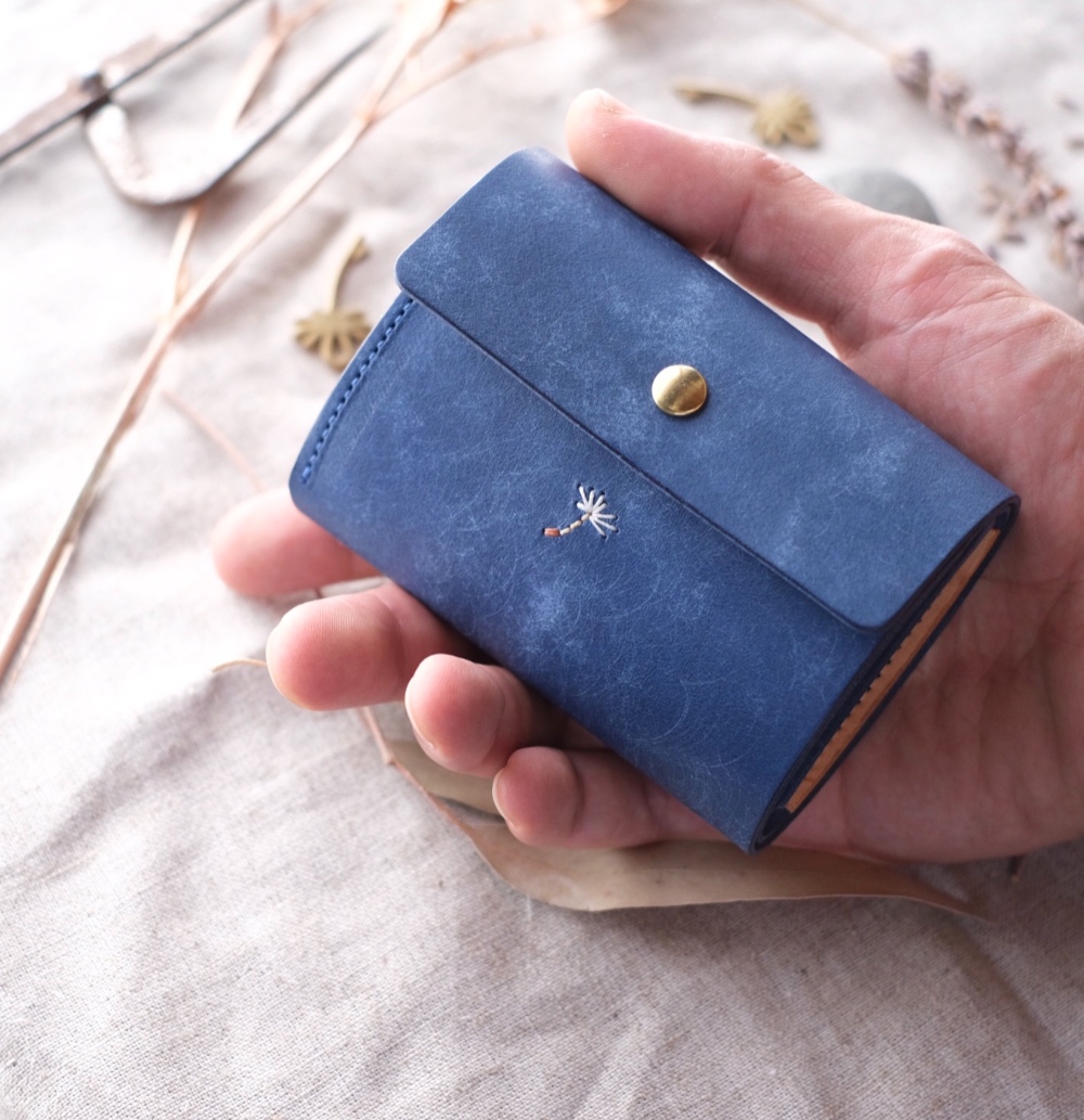 綿毛の刺繍 小さなお財布 コバルトブルー