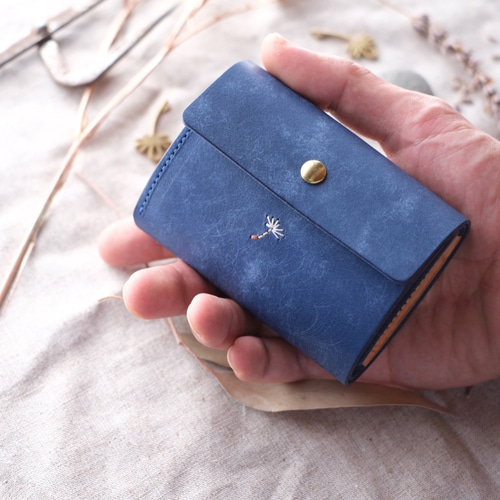 綿毛の刺繍 小さなお財布 コバルトブルー 三つ折り財布 filho 通販