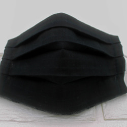 【No.176】二重マスクになるリバーシブルプリーツ型マスクカバー　グレーの生地に黒丸＆黒の格子柄Wガーゼ生地で個性的に 4枚目の画像