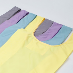✧柔和的顏色 ✧可以折疊成購物袋類型/卡片尺寸的智能環保袋 ✧灰色 第6張的照片