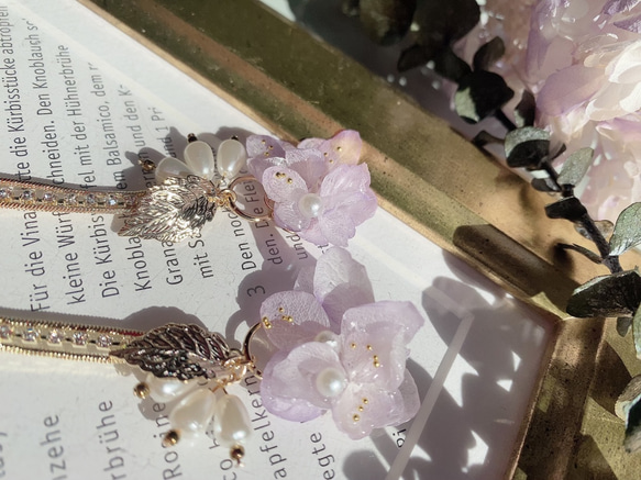 《再再販♡送料無料》春色♡ラベンダーカラーの紫陽花とゆらゆらロングチャームのピアス/イヤリング/ノンホールピアス❁︎ 5枚目の画像