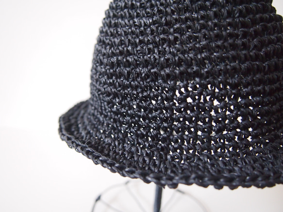 春夏用 手編みのどんぐり麦わら帽子 〈キッズサイズ〉ブラック 2枚目の画像