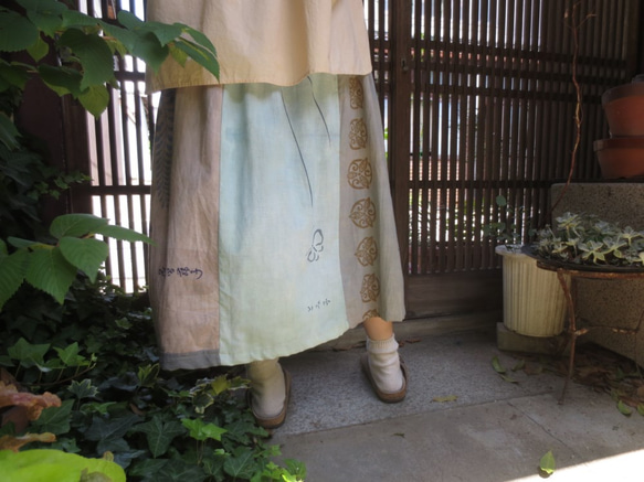 手ぬぐいスカート☆古布リメイクスカート☆古てぬぐいに柿渋染＋エコ染料+鉄媒染で涼しい楽しい７９㎝ 4枚目の画像