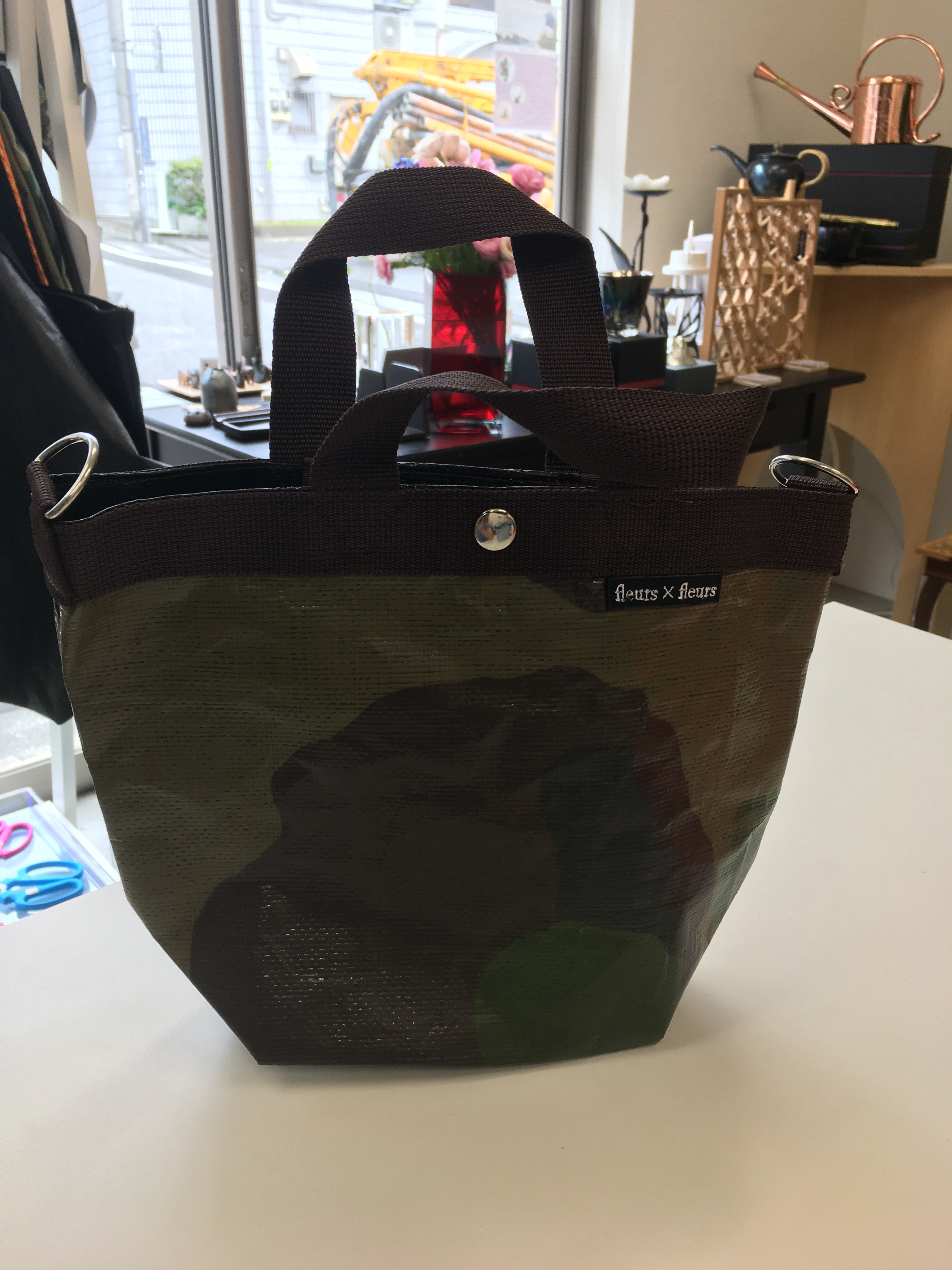 小さな折り紙トートバッグ　ショルダーベルト付き 4,400円