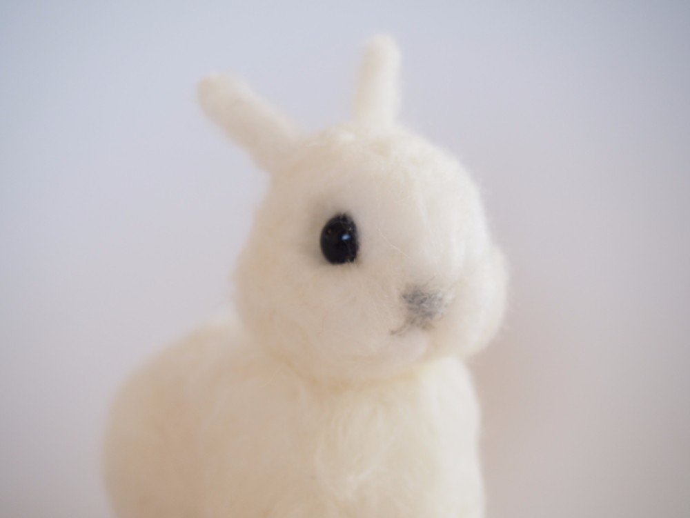 羊毛フェルト 白うさぎ ハンドメイド プレゼント 羊毛フェルト 白うさぎ ハンドメイド プレゼント 羊毛フェルト