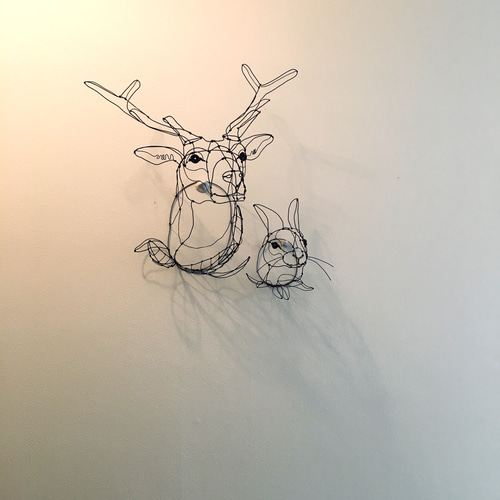 雌鹿　ワイヤークラフト　アート 鹿の横顔が好きすぎてデザインした作品です。 何度見ても不思議