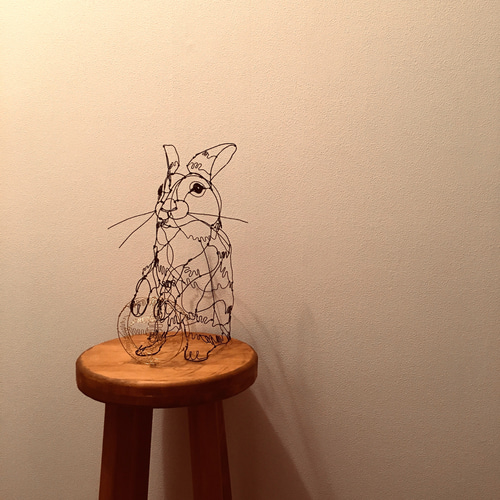 HAyU ワイヤーオブジェ うさぎ うさぎの制作動画です♪ 1.2ミリのワイヤーを使用しています