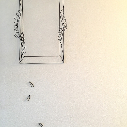 ワイヤーアート ワイヤークラフト ワイヤーオブジェ 花を抱える