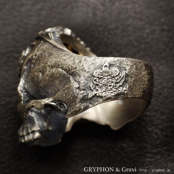 指輪　スカルリング　Glare Skull グレア スカル　義眼　シルバーx真鍮　by GRYPHON 3枚目の画像