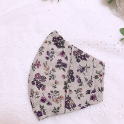 春、不織布が見える立体マスクカバー‼息のしやすい型！︎綺麗な紫色の小花柄！ 5枚目の画像