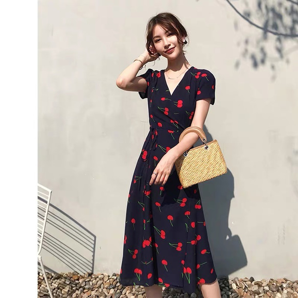 中丈スカート婦人服一片式A字スカートV領帯帯腰シフォン黒ワンピース  