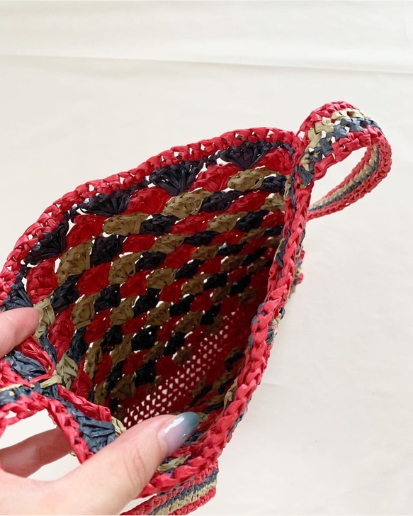 【一点限り】お花柄の網模様　カラフル　ショルダーバッグ　手編み 5枚目の画像