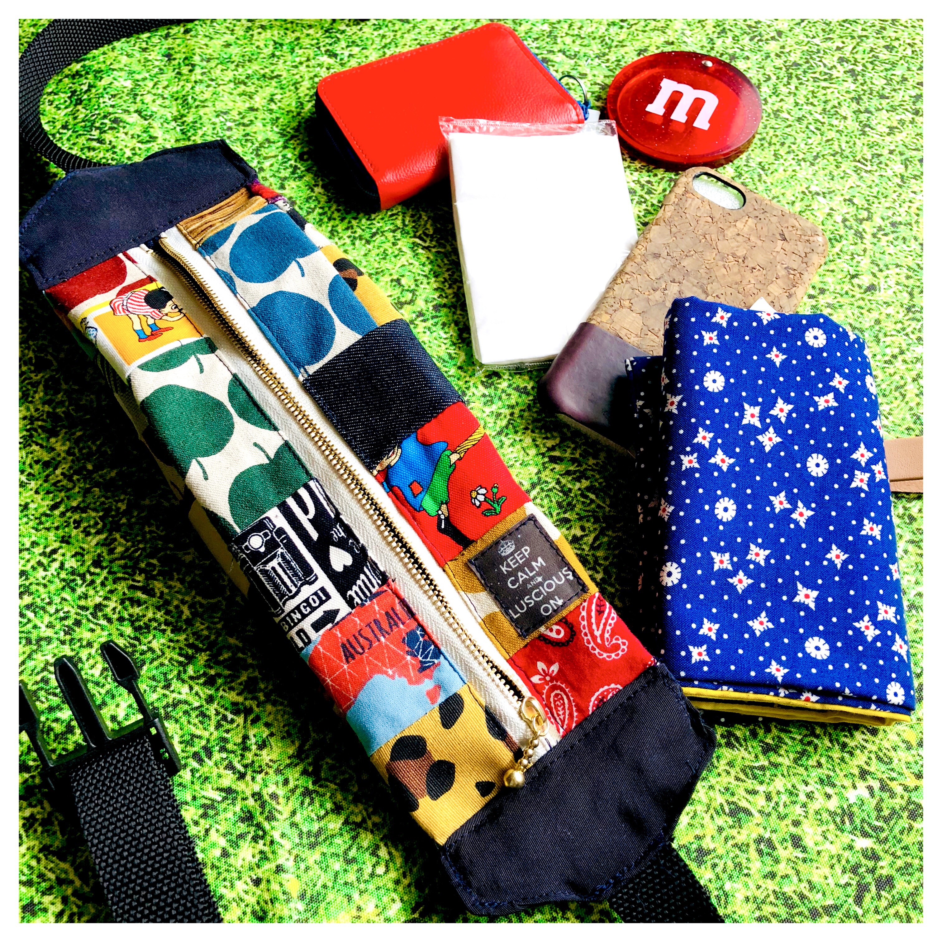 手ぶらで楽して美スタイル！縦長ラインのコンパクトスマートボディバッグ "Mサイズ”　PATCHWORKS