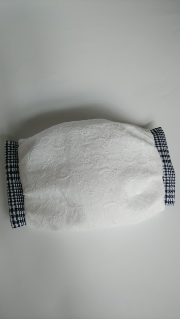 ふっくらマスク　　リボン刺繍×グレンチェック　ダブルガーゼ　プリーツ　フィルターポケット付き　ダブルガーゼ　 2枚目の画像