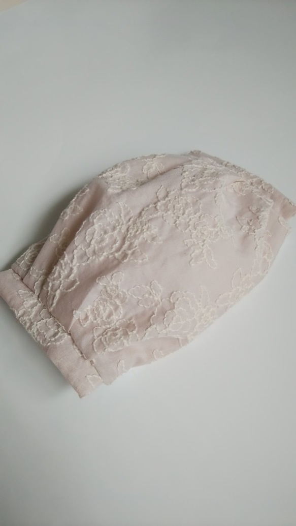 ふっくらマスク　薔薇刺繍　くすみピンク　薄手コットン　バラ　プリーツ　フィルターポケット付き　ダブルガーゼ　 1枚目の画像