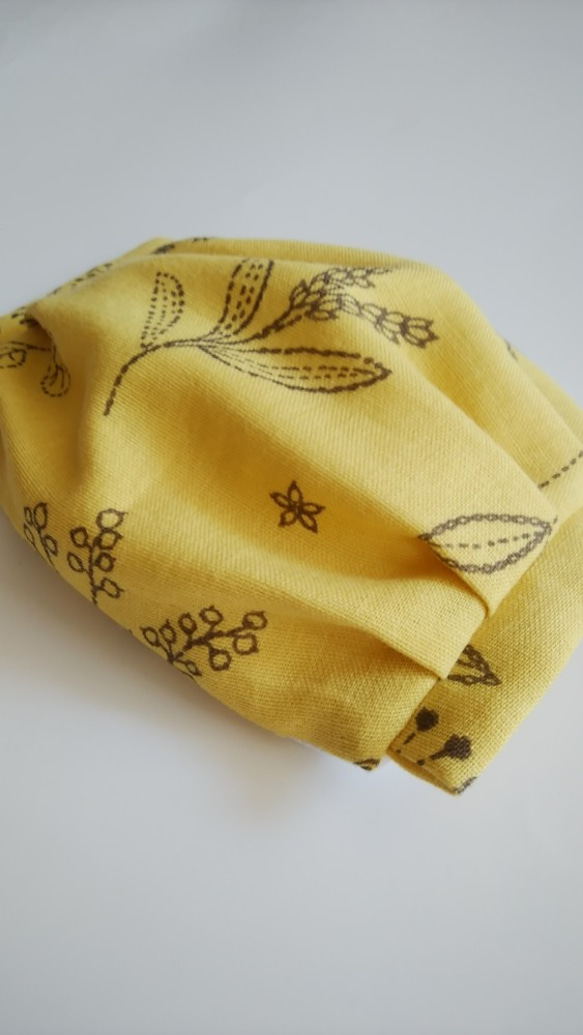 薄手⭐ふっくらマスク　植物　黄色×茶　プリーツ　フィルターポケット付き　ダブルガーゼ　 3枚目の画像
