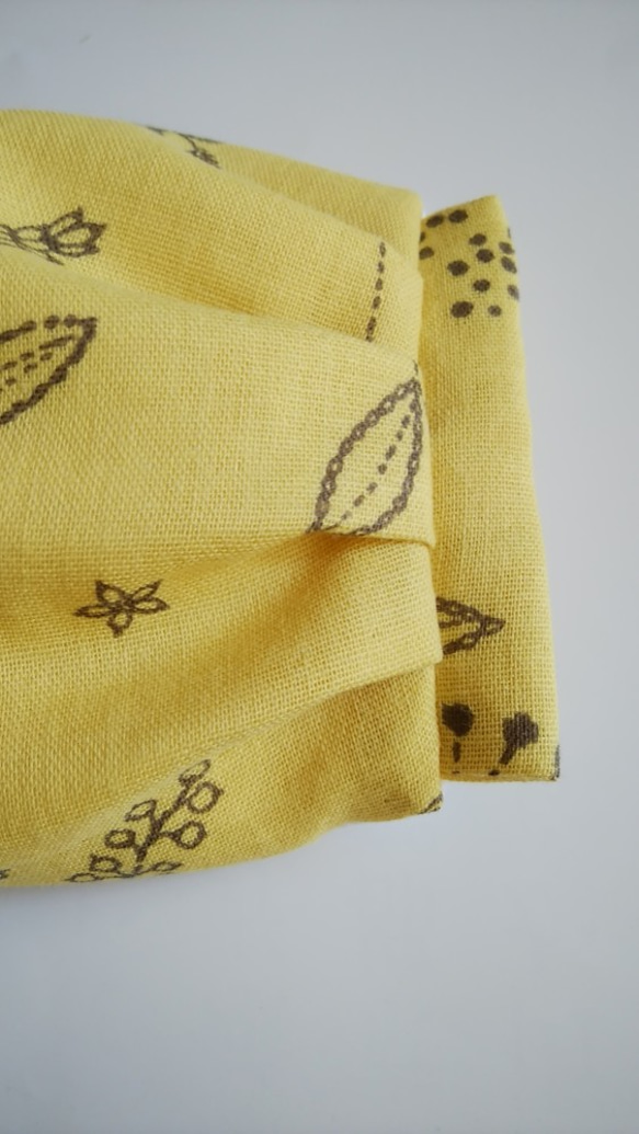 薄手⭐ふっくらマスク　植物　黄色×茶　プリーツ　フィルターポケット付き　ダブルガーゼ　 5枚目の画像