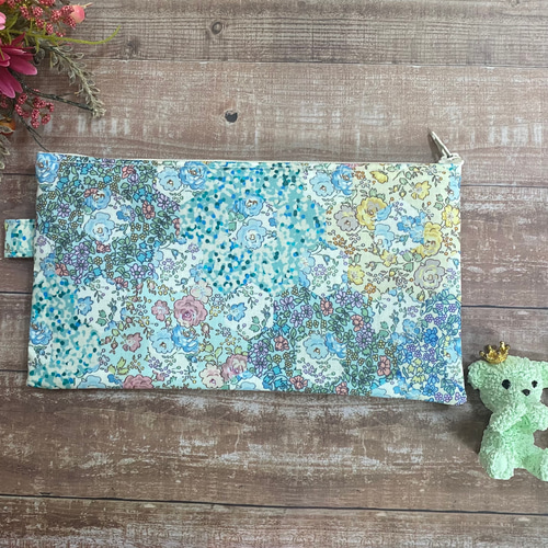 フラットポーチ C&S限定柄Garden Patchwork ブルー系 ビニール  